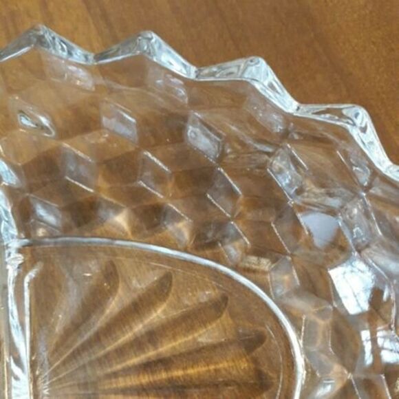 Whitehall by Colony Clear Stacked Cube Design Divided Oval Vegetable Bowl 10" - Picture 4 of 6